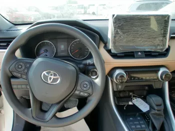 TOYOTA RAV4 , 2.5L PETROL , 4WD , Automatic transmission , Sunroof , cloth seats , rear view camera , push start , 2022MY