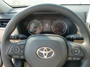 TOYOTA RAV4 , 2.5L PETROL , 4WD , Automatic transmission , Sunroof , cloth seats , rear view camera , push start , 2022MY