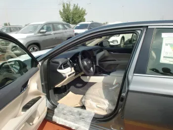 TOYOTA CAMRY LE BASIC , 2.5L PETROL , POWER WINDOWS , AUTOMATIC TRANSMISSION , CLOTH SEATS , 2022MY
