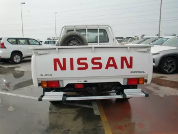 NISSAN PATROL PICK UP SINGLE CAB 4.8 L PETROL 4X4 BASIC MANUAL TRANSMISSION 2021MY