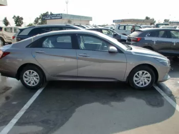 HYUNDAI ELANTRA 1.6L , AUTOMATIC TRANSMISSION , STEEL WHEELS , CLOTH SEATS , MID OPTION 2022MY