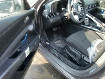 HYUNDAI ELANTRA 1.6L , AUTOMATIC TRANSMISSION , STEEL WHEELS , CLOTH SEATS , MID OPTION 2022MY