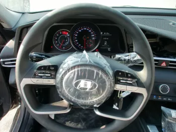 HYUNDAI ELANTRA 1.6L , AUTOMATIC TRANSMISSION , STEEL WHEELS , CLOTH SEATS , MID OPTION 2022MY