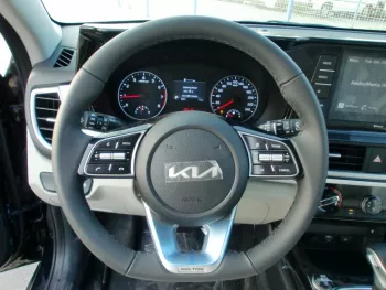 KIA SELTOS HI 4X2 AUTOMATIC 1.6L LEATHER SEATS , SUNROOF , 2023 MY