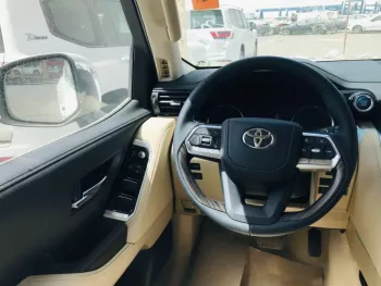 TOYOTA LAND CRUISER 3.3L TWIN TURBO VX DIESEL 2022