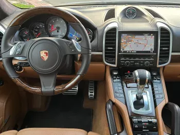 Porsche Cayenne GTS 2014 V8