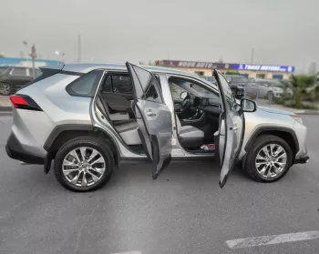 TOYOTA RAV4 XLE FULL OPTION 2021 2.5 L