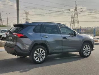 TOYOTA RAV4 XLE PREMIUM GREY 2021