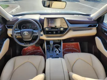 Toyota Highlander xle 2021 petrol 2.5l