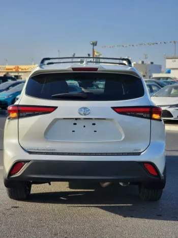 Toyota Highlander xle 2021 petrol 2.5l