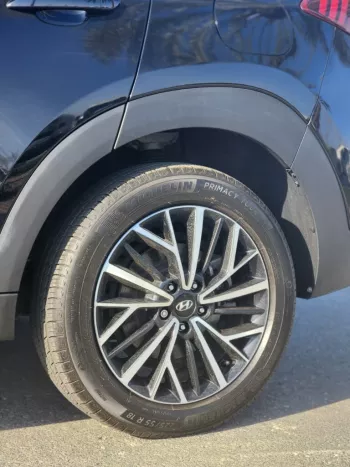 Hyundai Tucson black 2021 model 4 cylinder