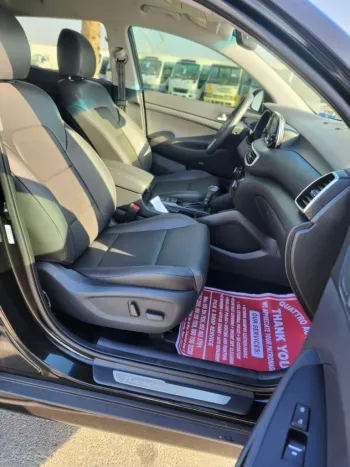 Hyundai Tucson black 2021 model 4 cylinder