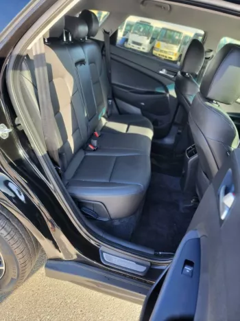 Hyundai Tucson black 2021 model 4 cylinder