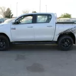 Toyota Hilux SR5 4×4 Diesel - Thumbnail 3