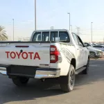 Toyota Hilux SR5 4×4 Diesel - Thumbnail 4