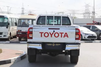 Toyota HIULX GLXS 2.4L Diesel SR5 2022 GCC 0KM EXPORT