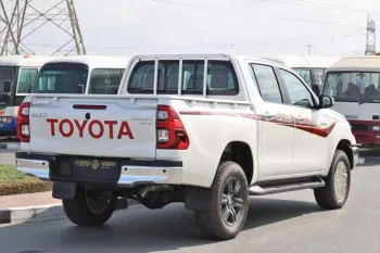 Toyota HIULX GLXS 2.4L Diesel SR5 2022 GCC 0KM EXPORT