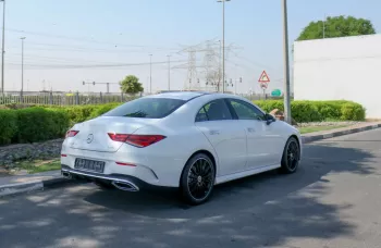 Mercedes Benz CLA250 2022 0km GCC