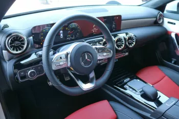 Mercedes Benz CLA250 2022 0km GCC