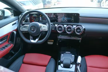 Mercedes Benz CLA250 2022 0km GCC