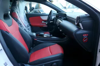 Mercedes Benz CLA250 2022 0km GCC