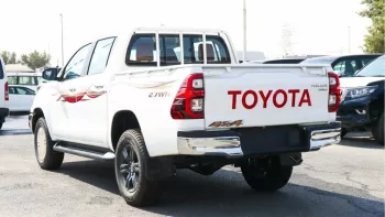 Toyota Hilux 2021 Petrol 2.7