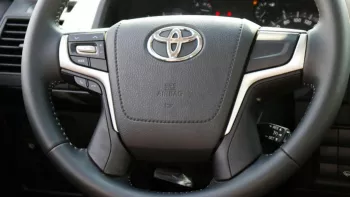 TOYOTA PRADO VX 2.7L MODEL 2023 COLOR BROWN 