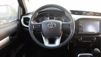 Toyota Hilux 2.4L M-T (2021)  SR5  4X4 Diesel