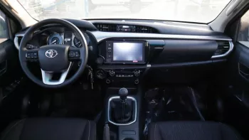 Toyota Hilux 2.4L M-T (2021)  SR5  4X4 Diesel