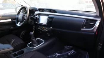 Toyota Hilux 2.4L M-T (2021)  SR5  4X4 Diesel
