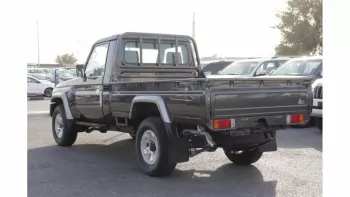 Toyota Land Cruiser Pickup 2021 Single cab 4.2L Gray / 16″ wheels