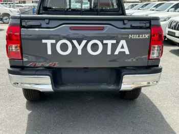 Toyota Hilux Diesel 2.4l Diesel 4x4 2022 Mid Option