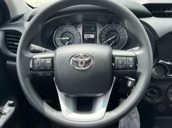 Toyota Hilux Diesel 2.4l Diesel 4x4 2022 Mid Option