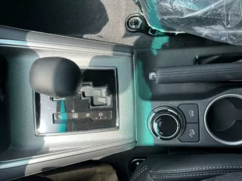 MITSUBISHI L-200 SPORTERO 2.4L AT Diesel 2022 WHITE RAIN SENSOR for Export