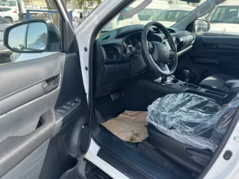 Toyota Hilux 2.7L Pick up double cub 4WD