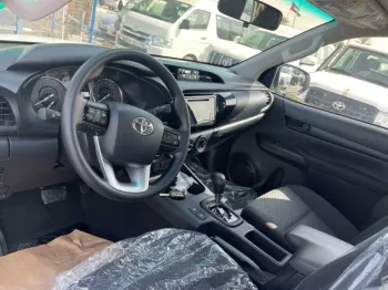 Toyota Hilux 2.7L Pick up double cub 4WD