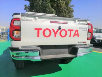 2022 TOYOTA HILUX 2.4L DIESEL 4X4 AUTOMATIC FULL OPTION DOUBLE CABIN PICKUP