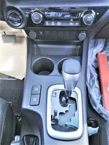 2022 TOYOTA HILUX 2.4L DIESEL 4X4 AUTOMATIC FULL OPTION DOUBLE CABIN PICKUP