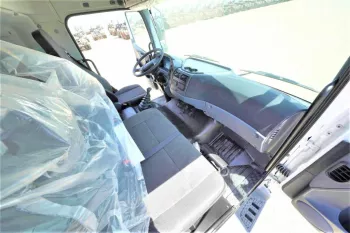 NEW 2022 Mitsubishi Fuso FJ 12.5 ton chassis 6 Cylinder Turbo DIESEL GCC SPECS