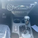 Toyota Hilux adventure diesel 2.8 L 2022 model - Thumbnail 12