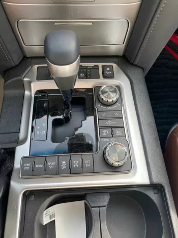 Toyota Land cruiser VXR 5.7 L 2021