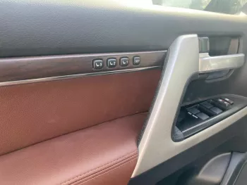 Toyota Land cruiser VXR 5.7 L 2021