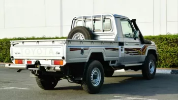 Toyota Land cruiser pick up petrol 4.0 L 2021