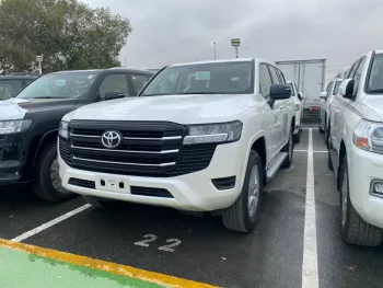 Toyota Land cruiser GXR 3.3 L twin turbo diesel 2022