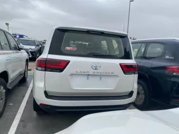 Toyota Land cruiser GXR 3.3 L twin turbo diesel 2022