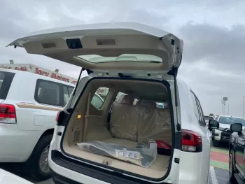 Toyota Land cruiser GXR 3.3 L twin turbo diesel 2022