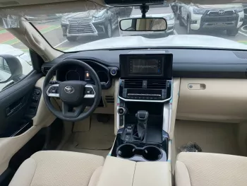 Toyota Land cruiser GXR 3.3 L twin turbo diesel 2022
