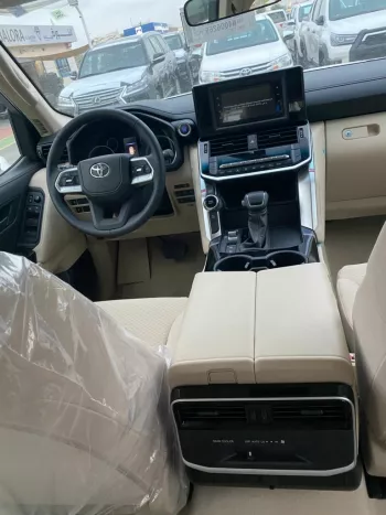 Toyota Land cruiser GXR 3.3 L twin turbo diesel 2022