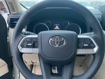 Toyota Land cruiser GXR 3.3 L twin turbo diesel 2022