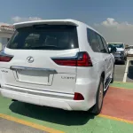 Lexus LX 570 platinum 2021 model - Thumbnail 5